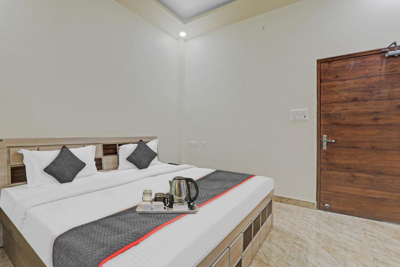 Townhouse P.S.Palace Near Amausi Metro Station Lucknow Luaran gambar
