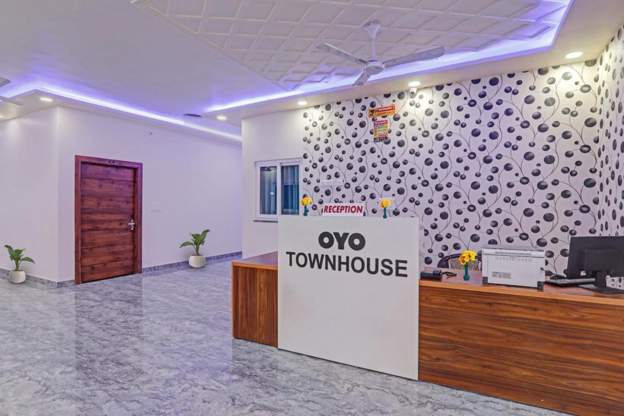 Townhouse P.S.Palace Near Amausi Metro Station Lucknow Luaran gambar