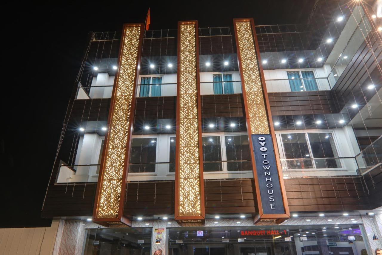 Townhouse P.S.Palace Near Amausi Metro Station Lucknow Luaran gambar