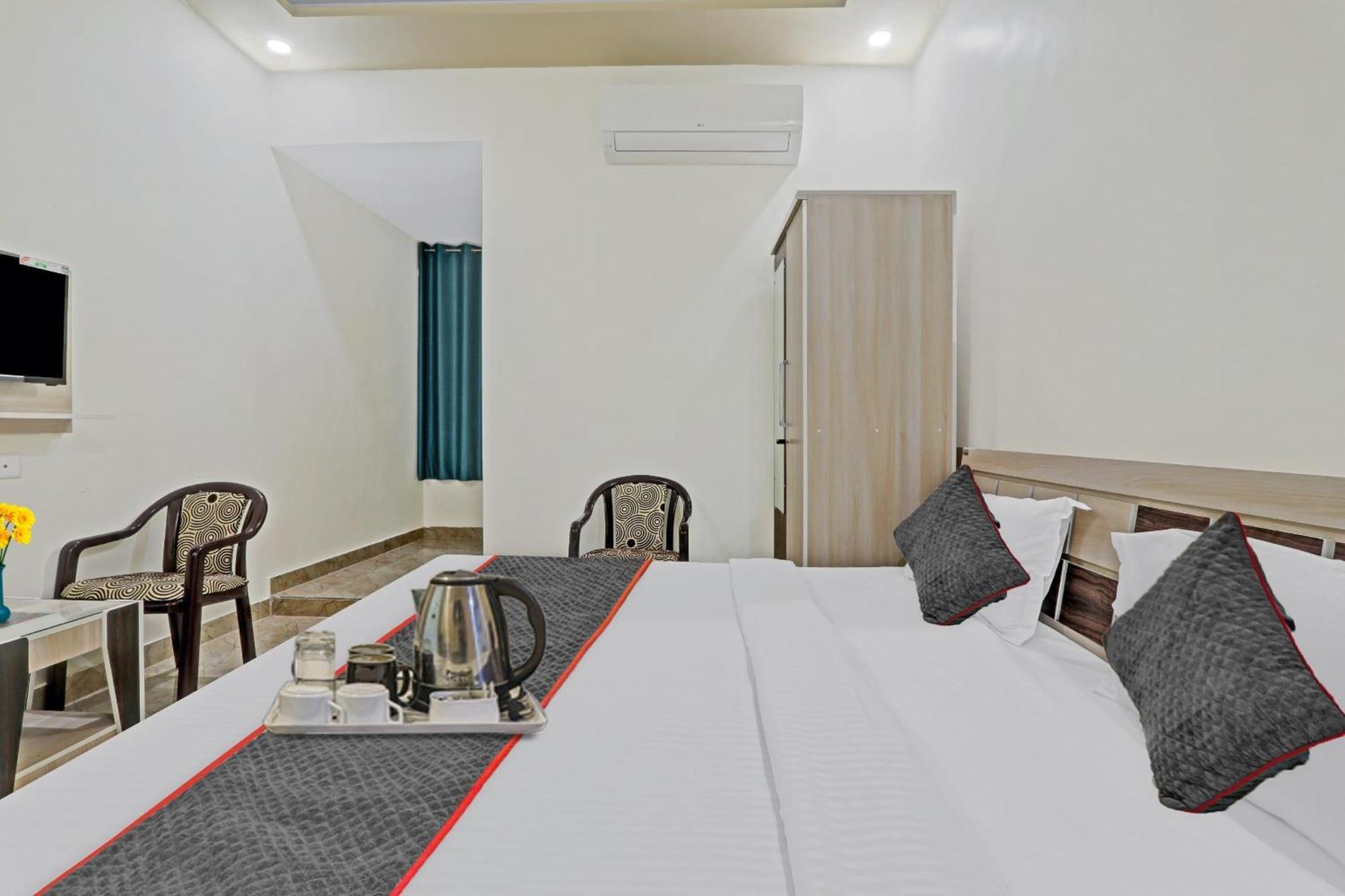 Townhouse P.S.Palace Near Amausi Metro Station Lucknow Luaran gambar