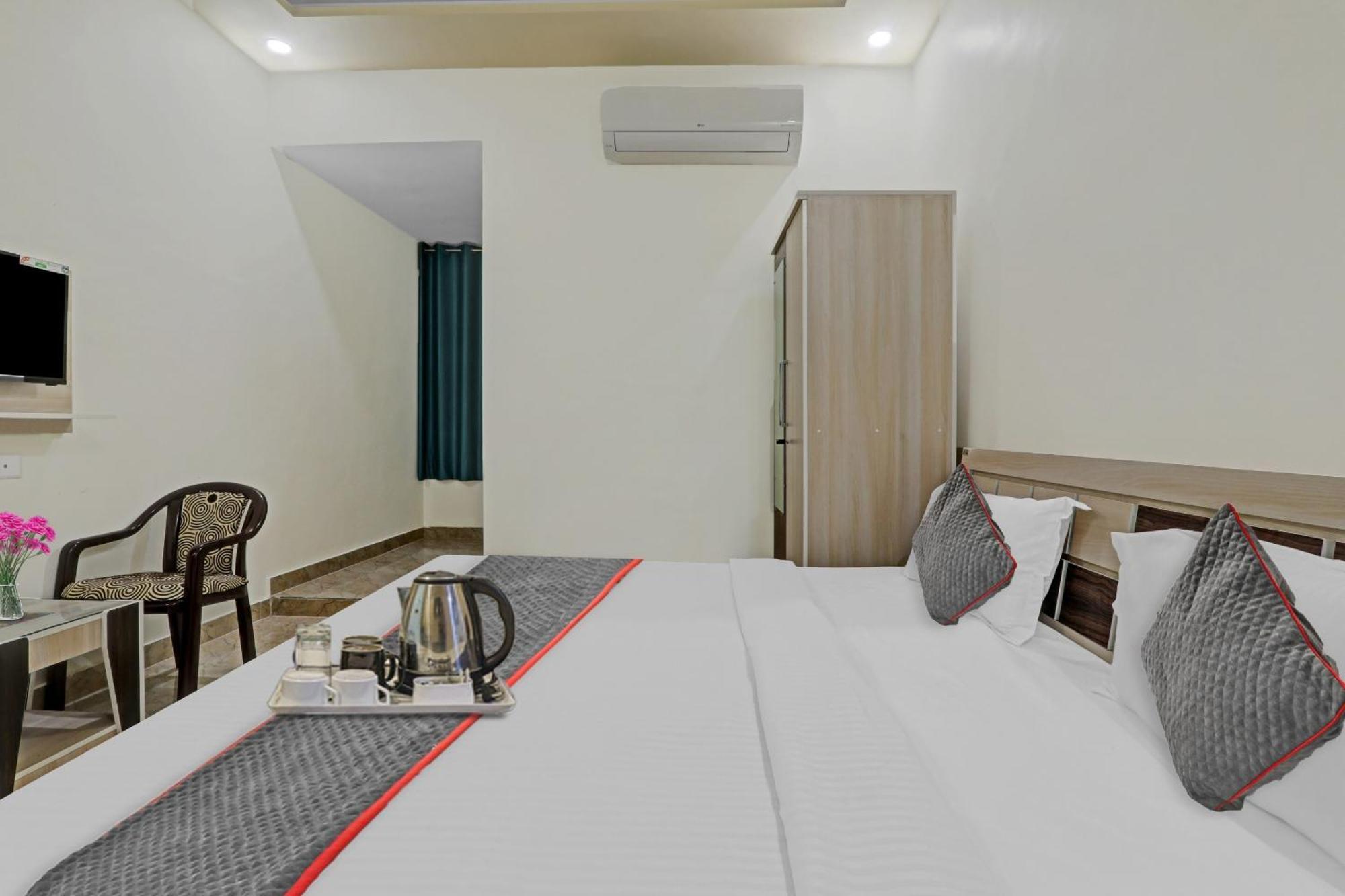 Townhouse P.S.Palace Near Amausi Metro Station Lucknow Luaran gambar