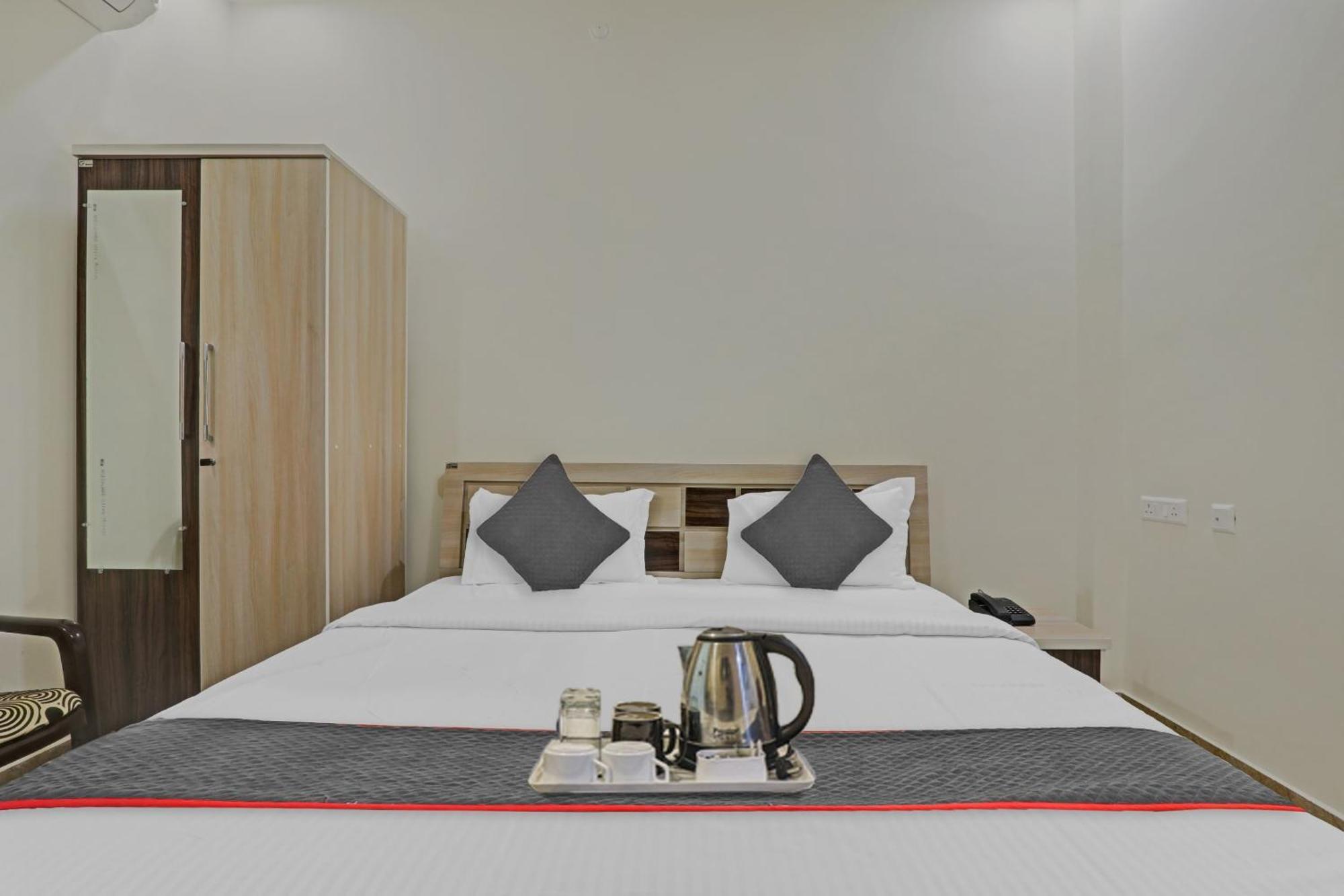 Townhouse P.S.Palace Near Amausi Metro Station Lucknow Luaran gambar