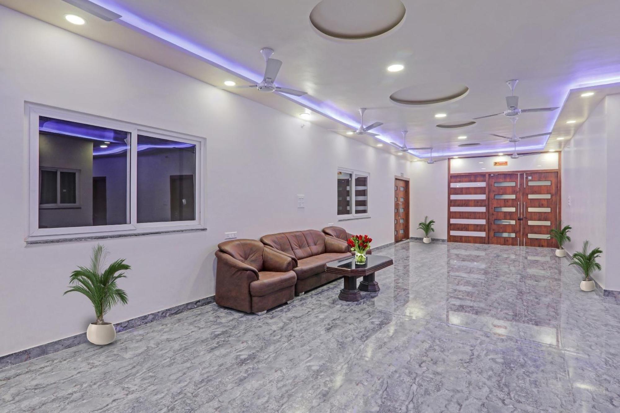 Townhouse P.S.Palace Near Amausi Metro Station Lucknow Luaran gambar