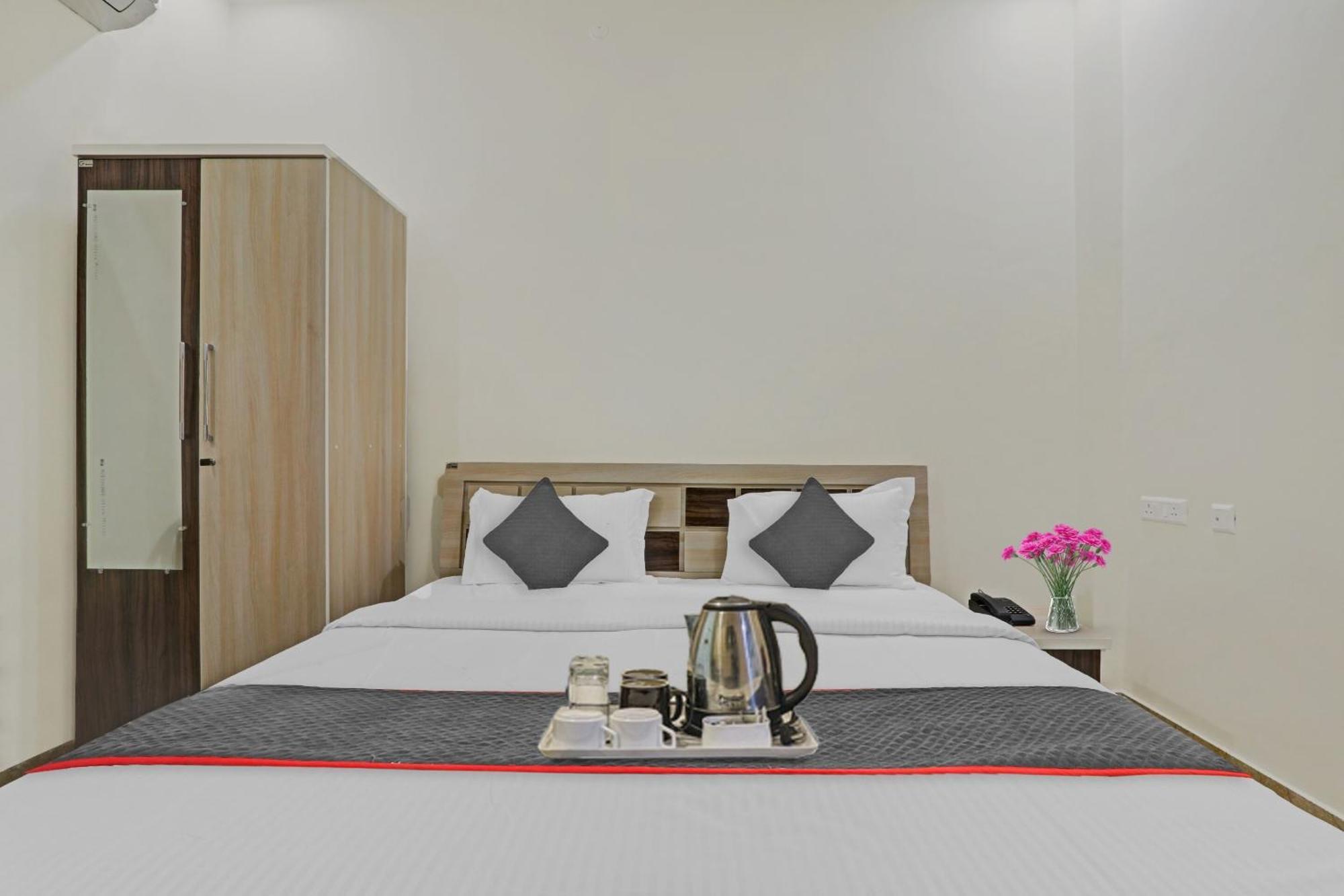 Townhouse P.S.Palace Near Amausi Metro Station Lucknow Luaran gambar