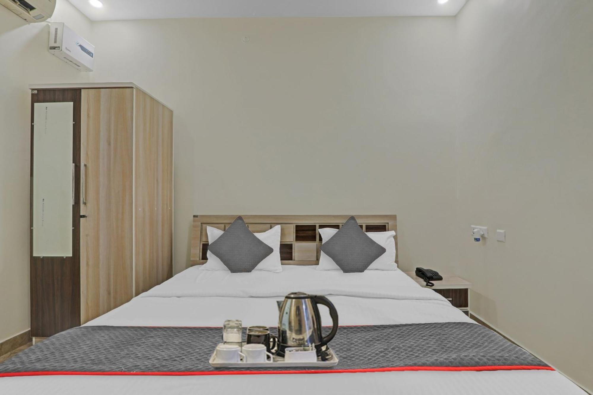 Townhouse P.S.Palace Near Amausi Metro Station Lucknow Luaran gambar