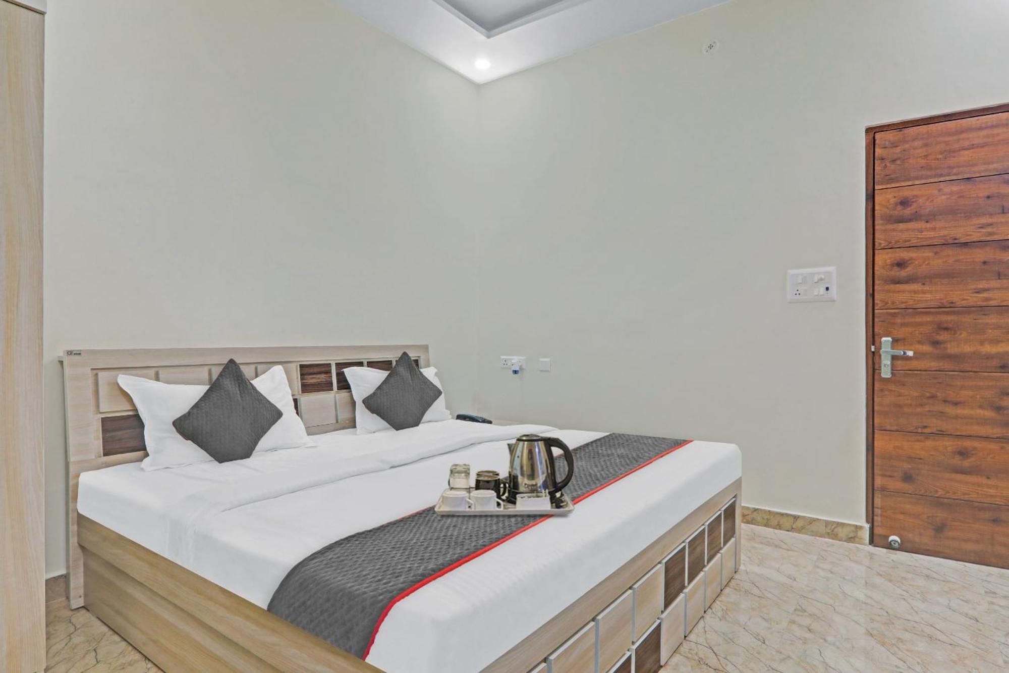 Townhouse P.S.Palace Near Amausi Metro Station Lucknow Luaran gambar