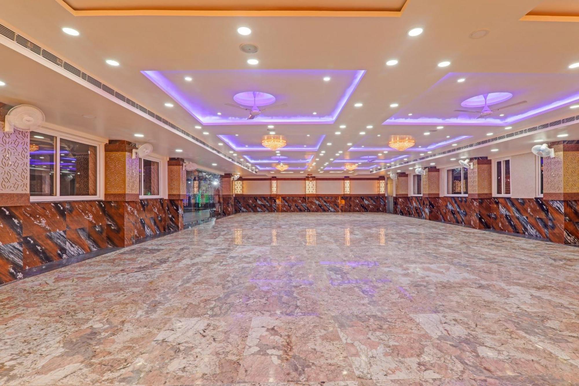 Townhouse P.S.Palace Near Amausi Metro Station Lucknow Luaran gambar