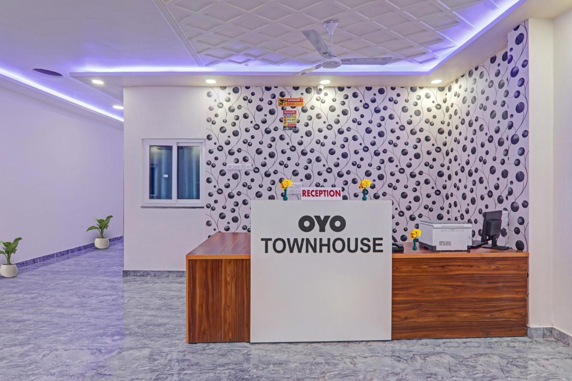 Townhouse P.S.Palace Near Amausi Metro Station Lucknow Luaran gambar